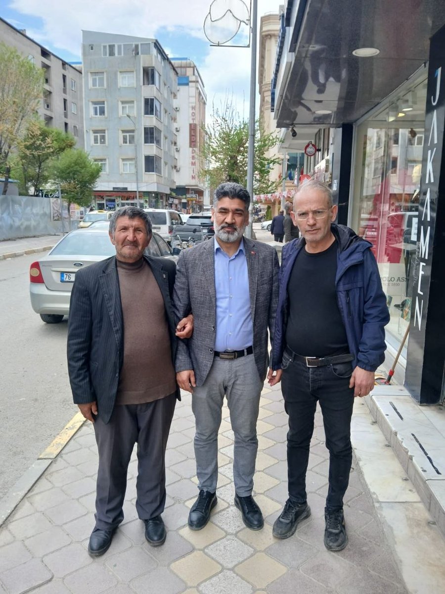 Kıymetli esnafımızı ziyaret ederek samimi bir ortamda hasbihal ettik, güler yüzleri ve içten sohbetleriyle bizleri ağırlayan değerli hemşehrilerimize teşekkür ediyor, hayırlı ve bereketli kazançlar diliyoruz.
