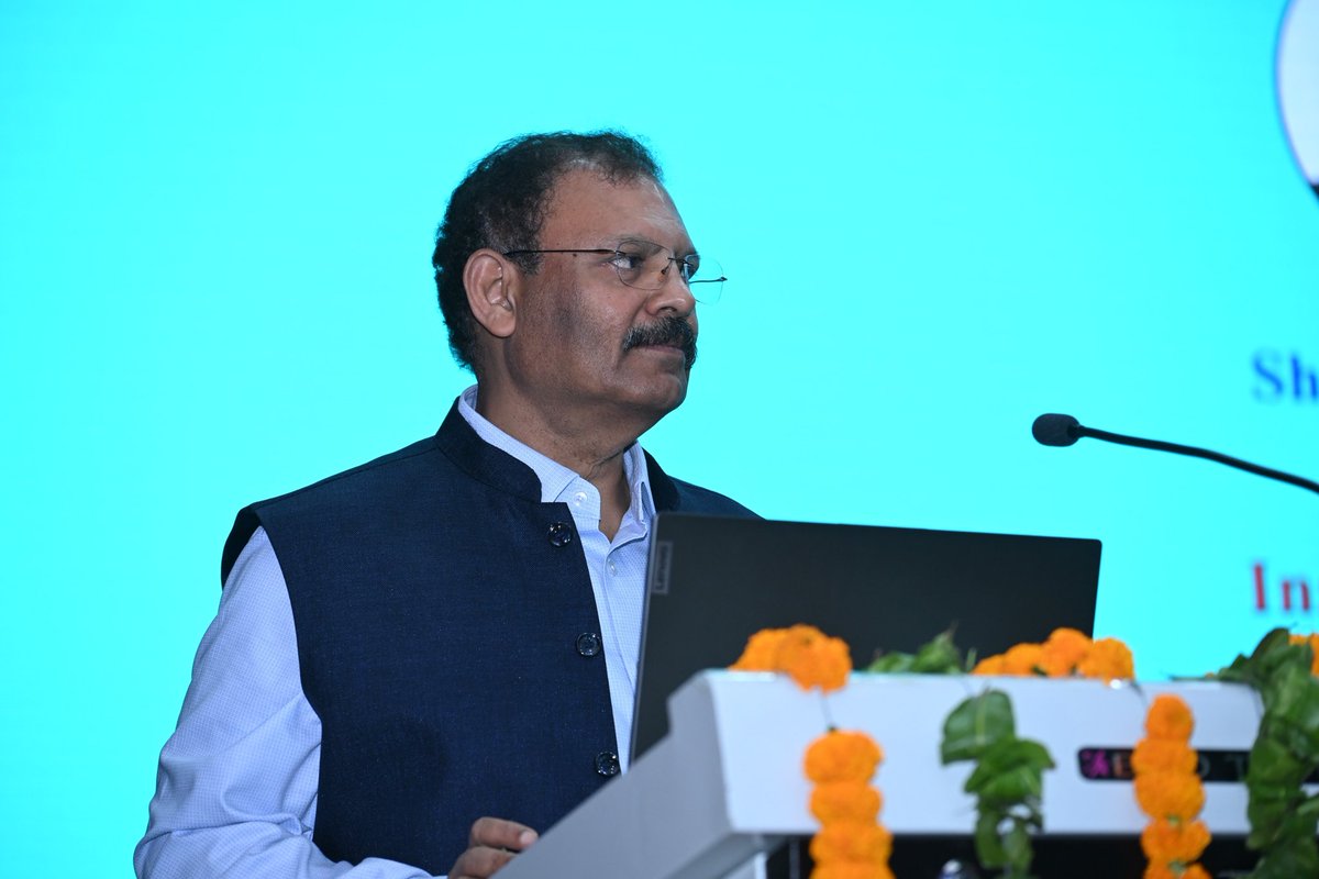 BPRDIndia's tweet photo. Sh.Alok Ranjan, IPS, DG BPR&amp;D inaugurated the One-Day FDP on “Methods &amp; Approaches in Police Training” at CDTI Ghaziabad today. Sh Ravi Joseph Lokku, IPS, ADG BPR&amp;D delivered the Valedictory address. 79 officers from BPR&amp;D, CAPTs, CDTIs, CAPFs and Police, attended the programme. https://t.co/sNbvtWLfpW