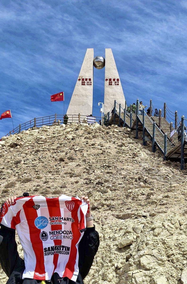 🇦🇷CHACA en el Extremo Occidental de China🇨🇳
Por primera vez, nuestra camiseta llega al punto más occidental del país, antigua puerta de la Ruta de la Seda hacia Asia Central. Histórico❤️🤍🌍
#SanMartin #ACSM #China #中国西极 #新疆 #VamosCHACA