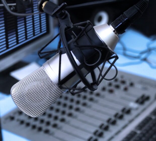 PoeTwittar's tweet photo. PoeTwittar : RIP Rádio Eldorado #RIPRadioEldorado https://t.co/7wQ0wqbpus https://t.co/cgjveltdy0