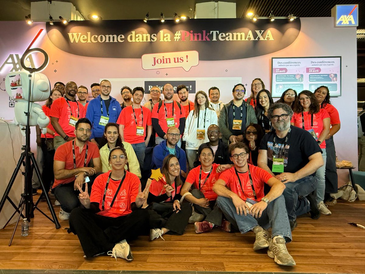 AXAJobs_fr's tweet photo. Clap de fin pour Devoxx 2026🤖

Quand la communauté tech est réunie, elle est innovante, joyeuse et profondément vivante.
Merci à tous les participants et à nos experts pour leurs partages inspirants tout au long de ces trois jours. https://t.co/gL6NW9WceU