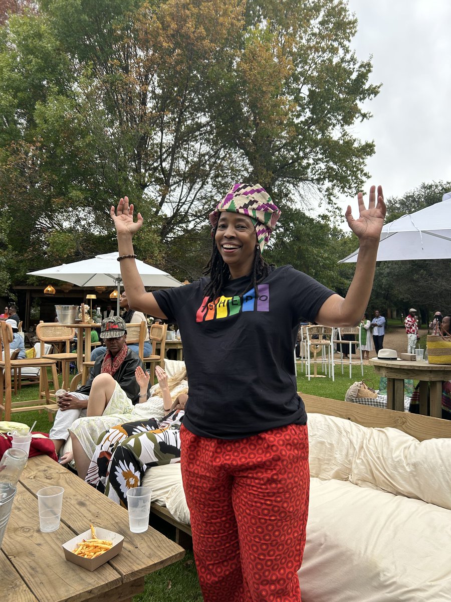 breastlessAfrik's tweet image. Dear pseudo-Christian 🌍 leaders

Love is love.❤️

Universal human rights are universal because they are for *every person* - without unjustifiable discrimination. 

We have to resist the passage of draconian anti-LGBTQI+ laws in Africa.🌍

(Offshore agendas🤷🏽‍♀️)

#LGBTQI+🏳️‍🌈🏳️‍⚧️⚧️