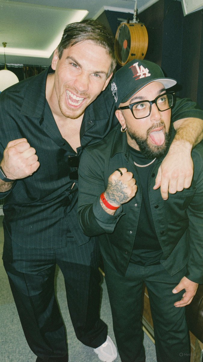 JoshuaKhane's tweet image. Was goed je weer te zien @RicoVerhoeven !
Trots op je broski ❤️
#kickboxing #champ