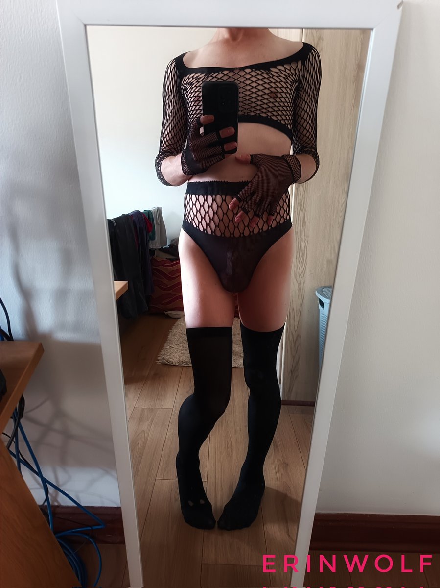 Erin Wolf 🔞 tweet media