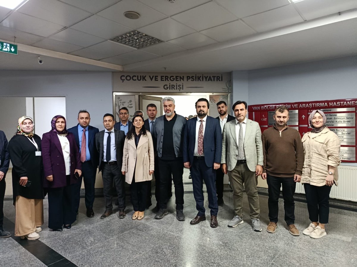 Hastanemiz bünyesinde, Doğu Anadolu Bölgesi’nin ilk kapalı Çocuk ve Ergen Psikiyatri Servisi hizmete açılmıştır.

Çocuklarımızın ve gençlerimizin ruh sağlığı alanında güvenli, nitelikli ve bütüncül sağlık hizmetine erişimini güçlendirecek bu önemli yatırımın bölgemize hayırlı