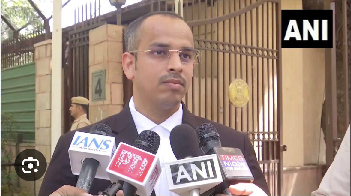 Vaiibbhav's tweet photo. Notice issued in PIL filed by me against @ArvindKejriwal &amp; many Political Leaders for unauthorised recording/reposting of court proceedings of High Court.

Delhi High Court directed Google Meta &amp; X to remove videos of court proceedings
@LiveLawIndia @barandbench @LawBeatInd @ANI https://t.co/Z2tyqMmUYP