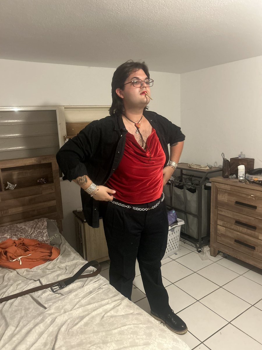 DionysusTrans's tweet photo. Im an insane person so I hand sewed all the velvet pieces
My gf and I https://t.co/FRF1gWI5Y6