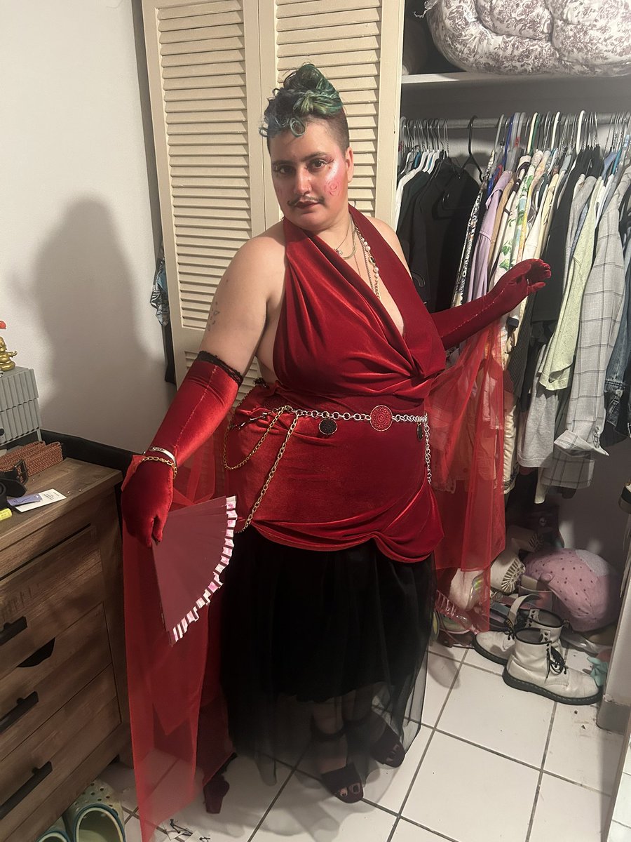 DionysusTrans's tweet photo. Im an insane person so I hand sewed all the velvet pieces
My gf and I https://t.co/FRF1gWI5Y6