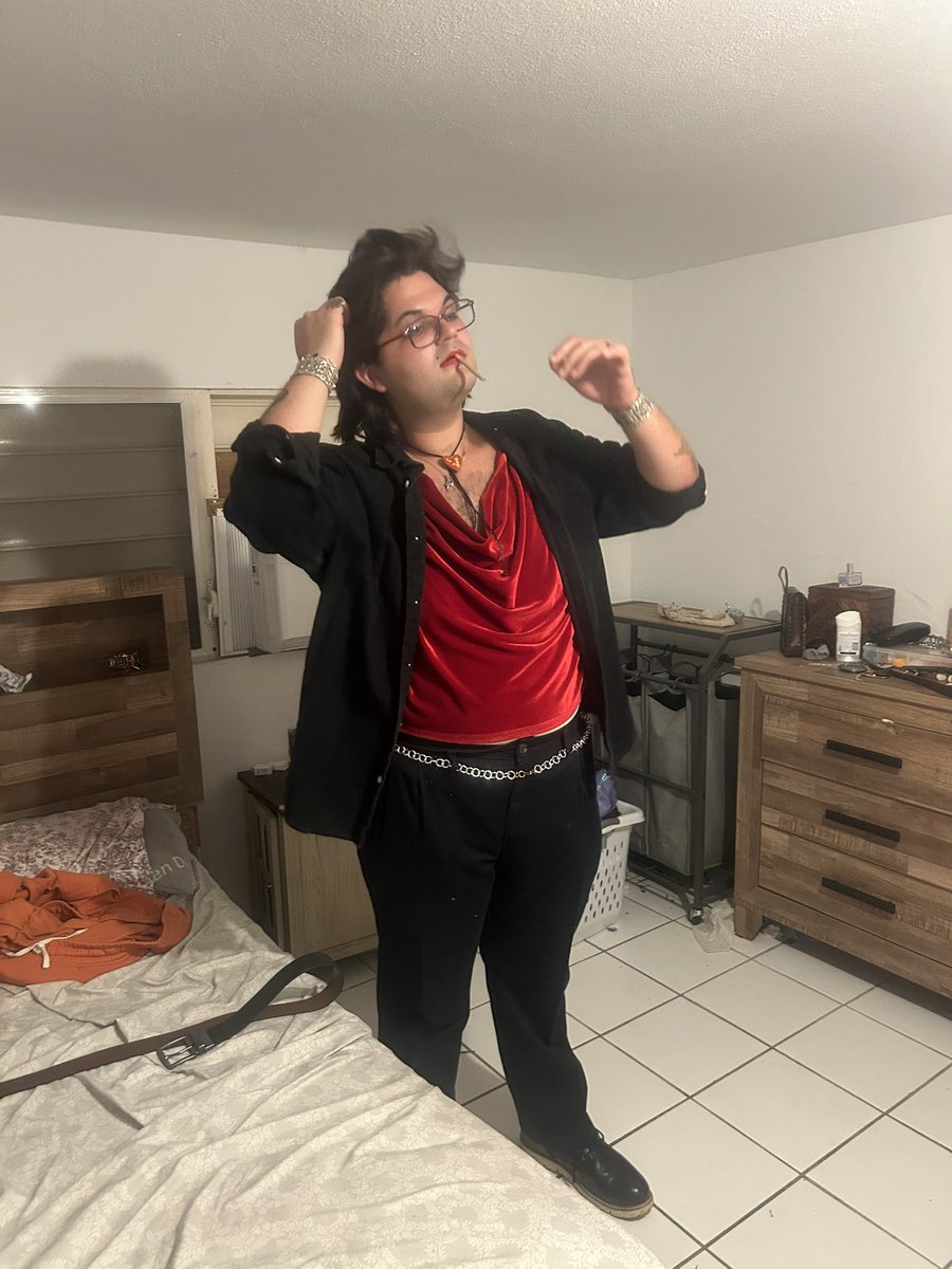 DionysusTrans's tweet photo. Im an insane person so I hand sewed all the velvet pieces
My gf and I https://t.co/FRF1gWI5Y6