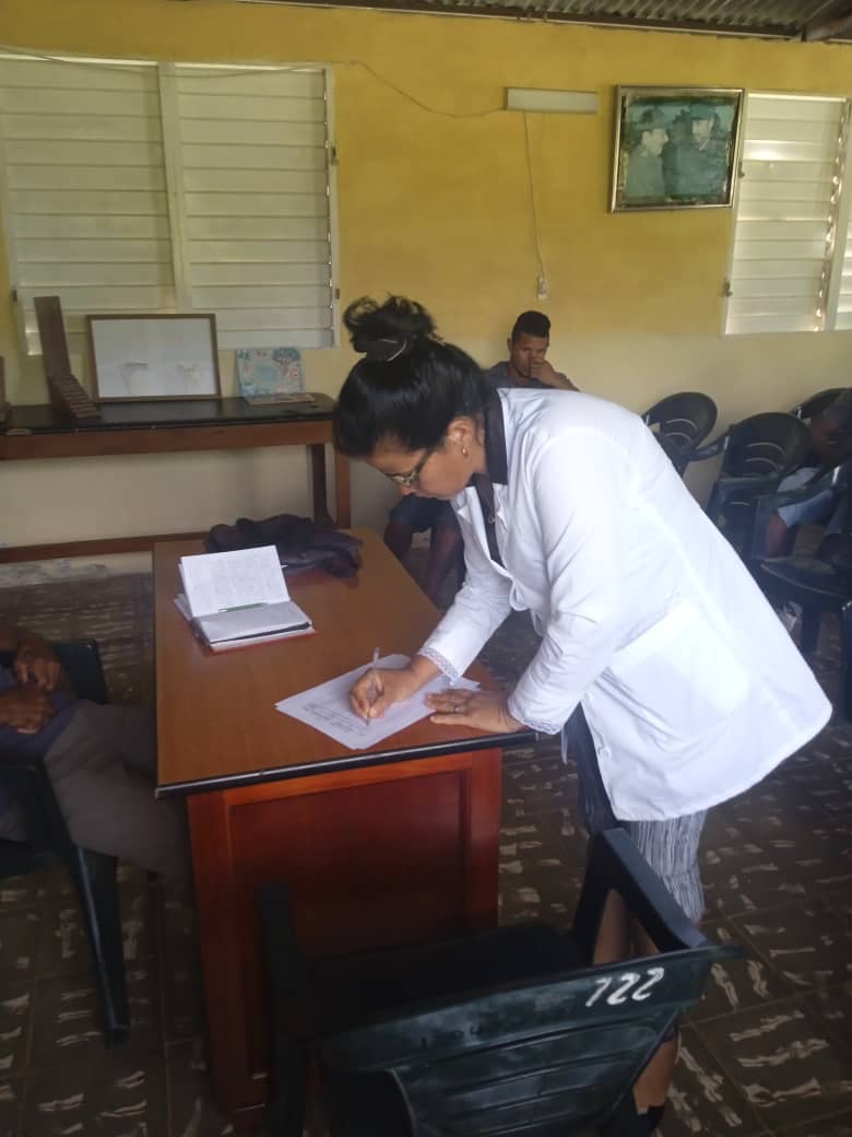 katia_mato's tweet photo. Acto político en la comunidad de Boca de Jauco por la reafirmación revolucionaria de los pobladores para repudiar las amenazas del Gobierno de los EEUU hacia Cuba y reafirmar que estamos unidos para defender el socialismo y el legado del Comandante en Jefe Fidel Castro Ruz. https://t.co/GiqloUGadw