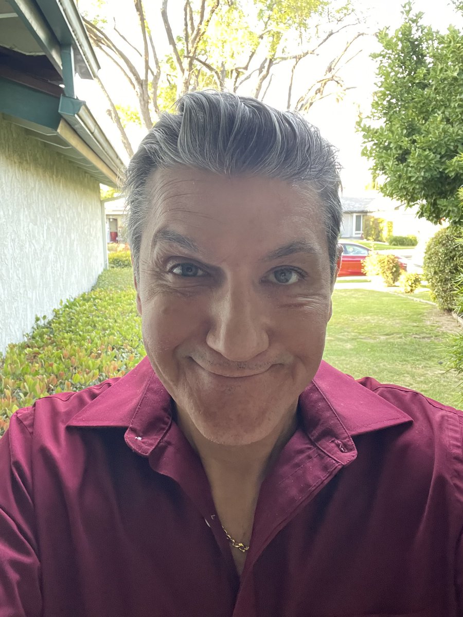 pjmarino1's tweet image. Proof of life selfie from yesterday. Happy Friday, everyone. #actorslife #writerslife