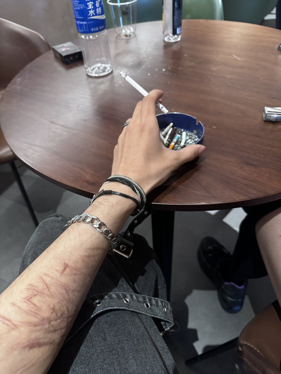 ◎東アジア躁鬱革委會 tweet media