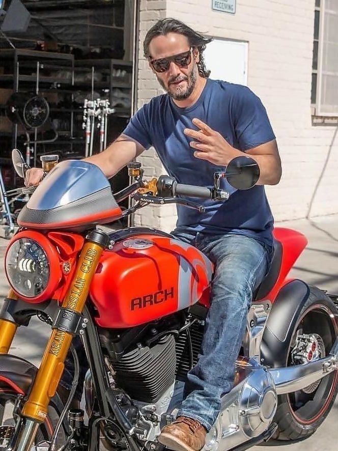 Keanu Reeves Fan tweet media