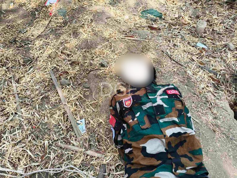 MoeSatKhinn's tweet image. 🚨 Myingyan Update: Security forces clashed with #PDF terrorists near Pyoe Kan Village today. 2 enemy bodies were recovered along with an MA-3 rifle, a 106mm rocket, drop bombs, &amp;amp; military gear.

#MyanmarFactCheck
 #Myingyan #SecurityUpdate @NUGMyanmar @ZinMarAungNUG @ZawWaiSoe4