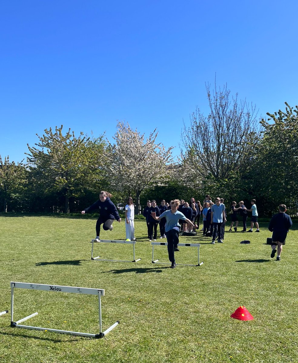 BelmayneEtss's tweet image. Huge thanks to our #TY @irishathletics students who helped @ClongriffinA in the primary schools today