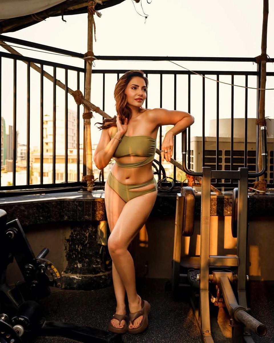 BlueNova666's tweet photo. Sun-kissed! 🌞😎

Bikini : thecurvves 

#newpost #bikini #sunkissed #swipeleft https://t.co/Gcusfmt8r8