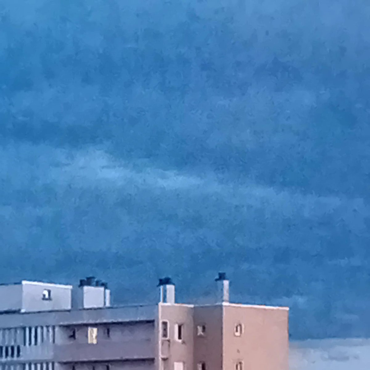 DuMrwolf's tweet image. J'ai trouvé un œil qui nous observe dans les nuage à Toulouse en France mais personne à remarqué dans le ciel à Toulouse dans la Haute Garonne je l'ai prise en photo l'autre fois. car je l'ai prise en photo avec mon téléphone portable de la marque Samsung Galaxy A14  #eyeinthesky