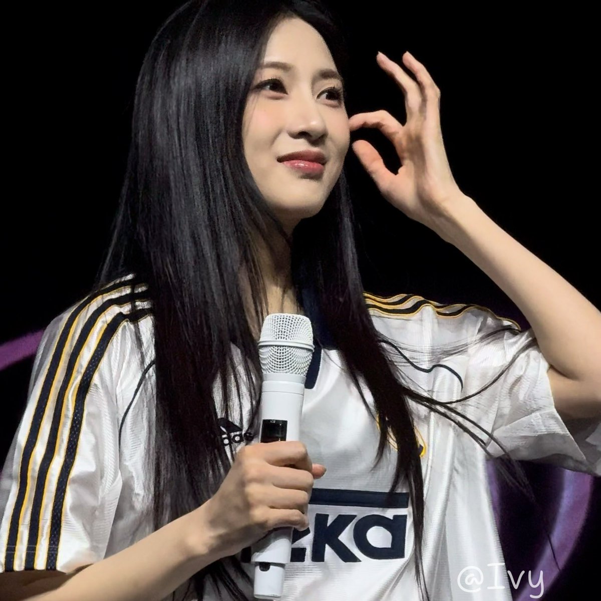 어둠도 가릴 수 없는 미모! 역시 하영 언니!@Apinkohy  #에이핑크 #오하영 #apink #吴夏荣
