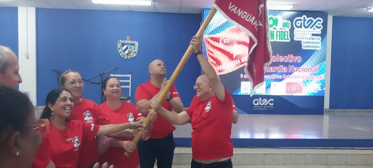 YamiCabrera789's tweet photo. Recibe la condicion de Vanguardia Nacional por 6to año consecutivo la Empresa de la Industria Electronica, a sus trabajadores muchisimas felicidades.  @AlfredoVzquezP @Colina_CTCuba https://t.co/KYfTAtDDYc