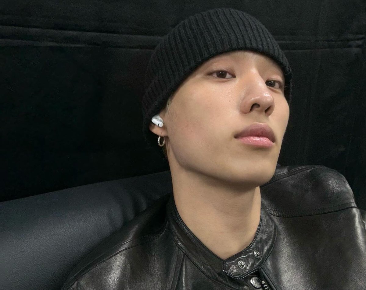 nikolaus. tweet media