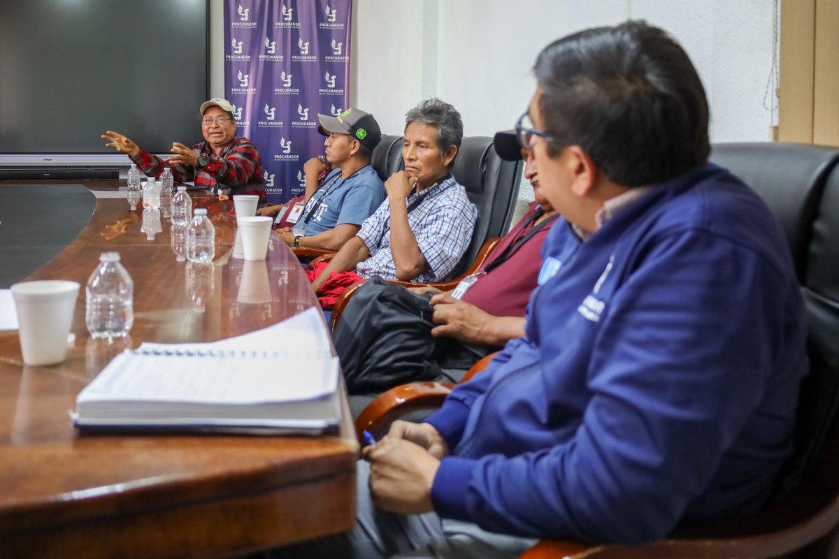 PDHgt's tweet photo. #AmparoPDH📍#Patulul
📌PDH presenta #amparo tras denuncias por cortes generalizados de energía
Habitantes de cuatro comunidades enfrentan la suspensión generalizada del servicio de #energíaeléctrica desde el pasado 11 de abril.
Según lo denunciado por los #Cocodes y autoridades indígenas de las comunidades La Maya, La Pradera, El Esfuerzo Coyolate y El Carmen, los cortes fueron realizados por la empresa Energuate, como una medida de presión para obligar a otras comunidades a pagar facturas pendientes o regularizar conexiones consideradas irregulares.
Ante esta situación, la Institución del #PDHgt presentó una acción de amparo ante el Juzgado de Primera Instancia del Ramo Civil, constituido en Tribunal de Amparo, con el objetivo de que se restituyan los derechos de los pobladores afectados y se restablezca el servicio de energía eléctrica.
Lea la nota completa 👇
https://t.co/eptXifYoUj