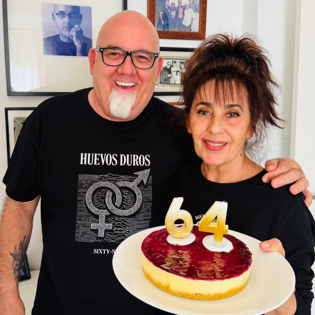 BlogSubterraneo's tweet photo. I know she'll go with me until the end
Everybody asks me how I know
I smile at them and say, "She told me so"
That's why I know, oh, I know...

Hallelujah, I just love her so https://t.co/X2bE1PMKNa