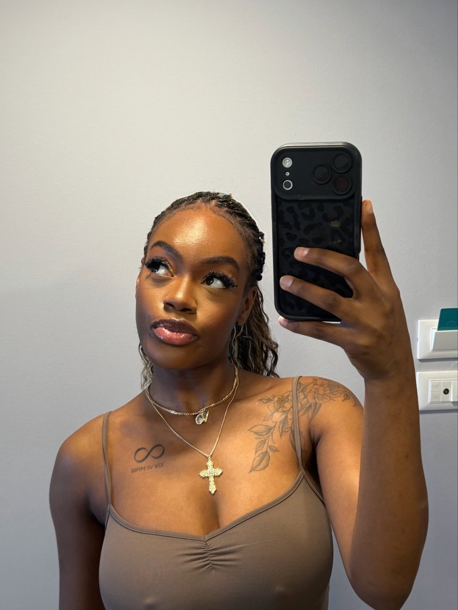 Persephoné-Ainsley tweet media