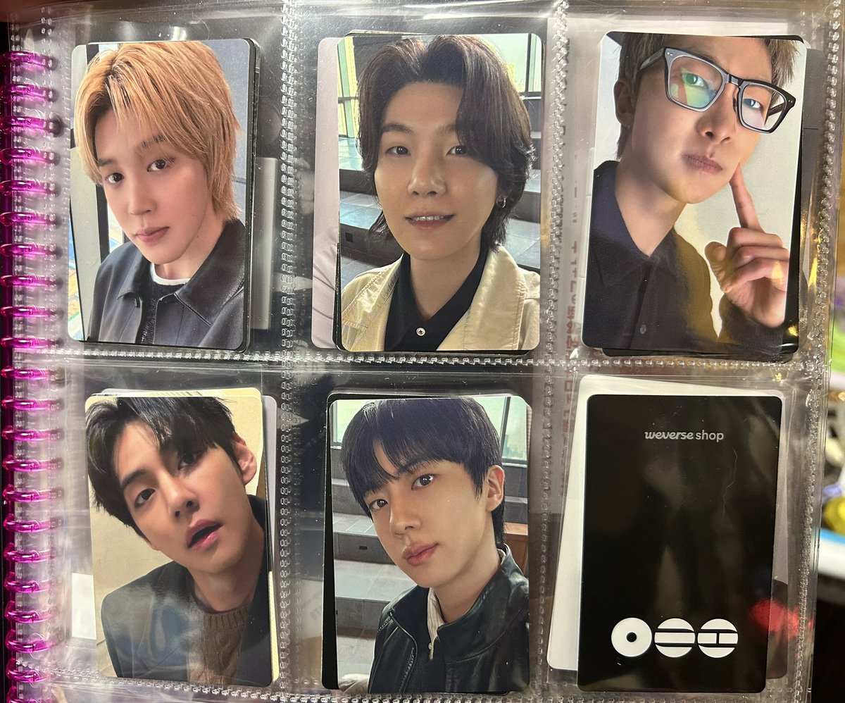 B101316's tweet photo. BTS  'ARIRANG' トレカ
もぅどれがどれなのか
訳分からなくなってます😭

ユンミンが揃えば満足💜
ユンミンが揃ってない所は
揃うように交換して頂きたいです。
それ以外で所持しているトレカは
異種ユンミン(ARIRANG 限定)で
交換お願いいたします🙇‍♀️💜

当方、火曜のみの発送(投函)になります。 https://t.co/RTJMW65c8J