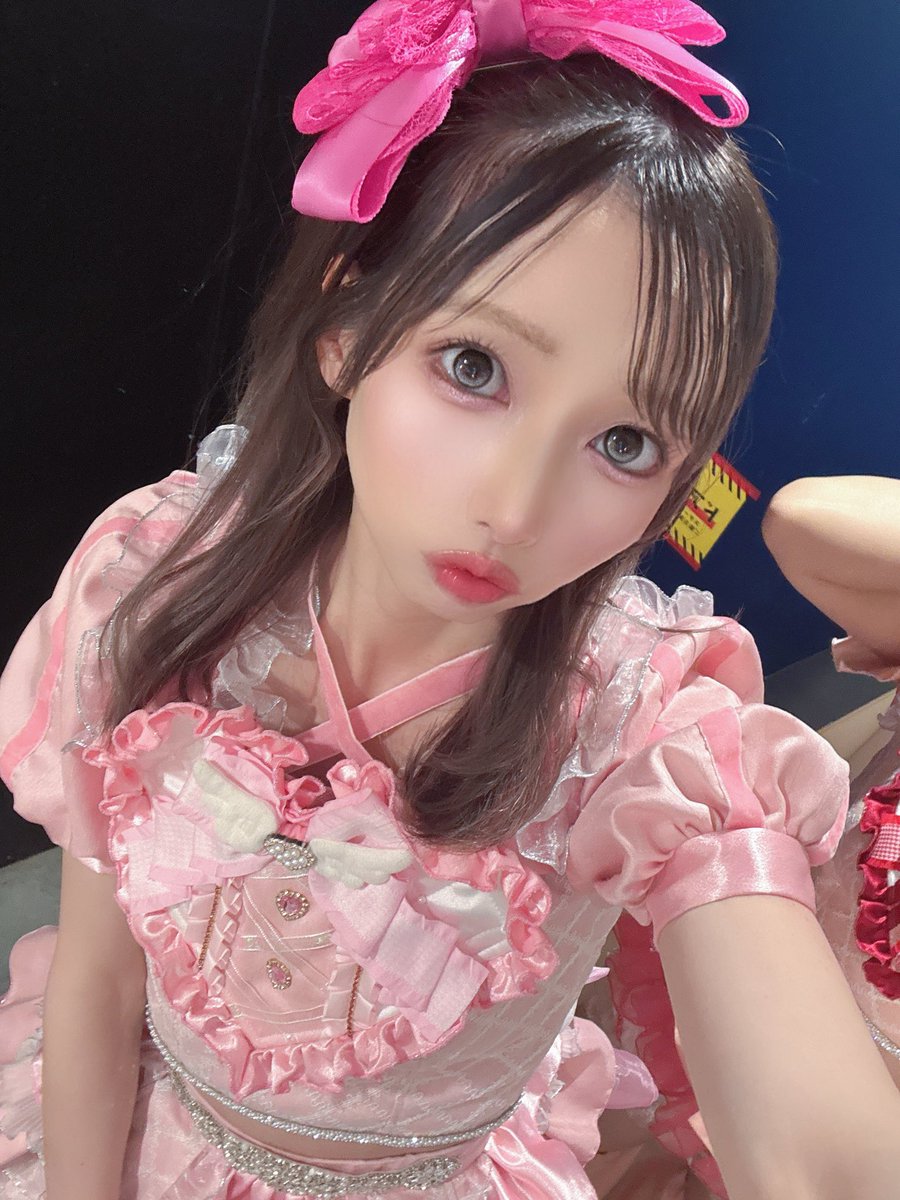 金曜ビックバンありがとうございました💰🩷楽しかったねぇ✊🏻セトリ6曲詰め込んだらヘロヘロだった🫠会えるよ〜って教えてくれて楽しみにするのも嬉しくてすきだけど、会えると思ってなかったキミが来てくれるのも嬉しい💭💕次は明日✌🏻横浜MMブロンテさん🎡2day'sたのしもね🐰