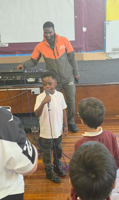 JessopPrimary's tweet photo. A GREAT BIG THANK YOU!!!   To DJ AG, for inspiring and motivating out pupils on Monday morning! Thank you for also taking questions from our journalists.  To our Jessop performers, you were magnificent! https://t.co/xLYzV0nlC0