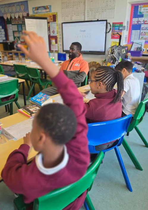 JessopPrimary's tweet photo. A GREAT BIG THANK YOU!!!   To DJ AG, for inspiring and motivating out pupils on Monday morning! Thank you for also taking questions from our journalists.  To our Jessop performers, you were magnificent! https://t.co/xLYzV0nlC0