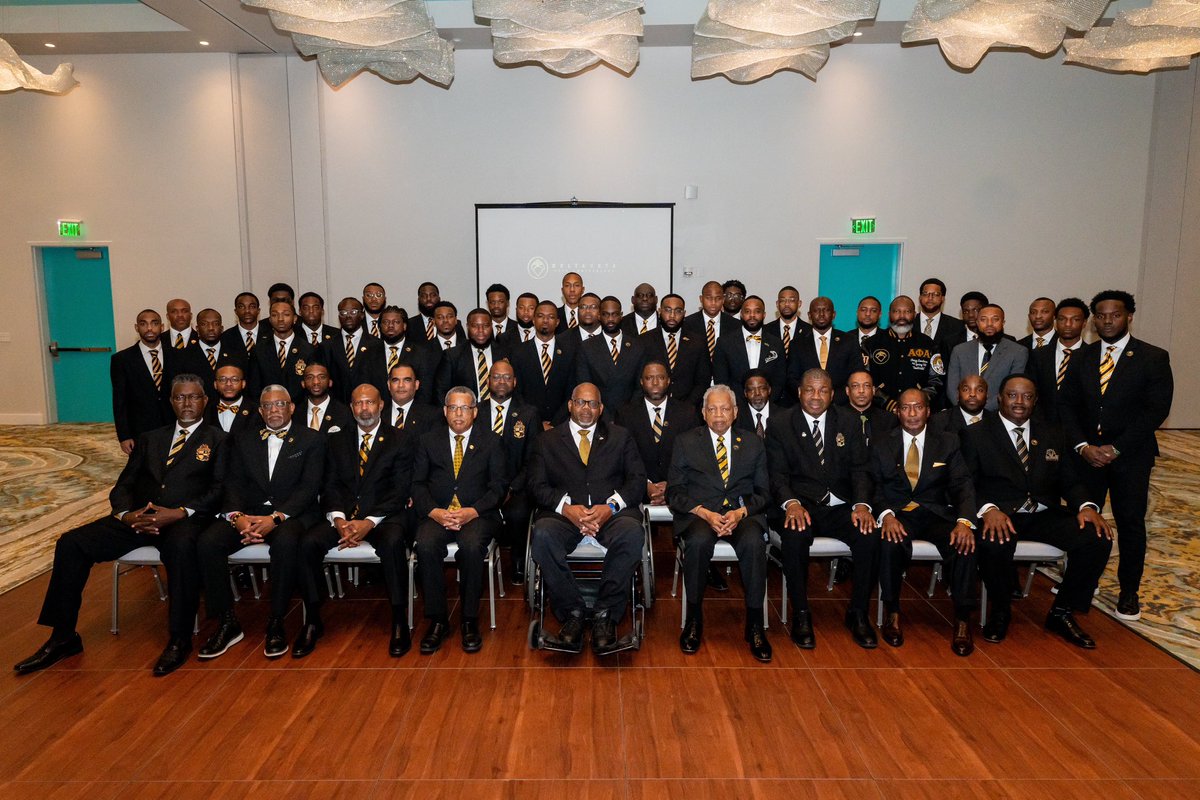 mxvk15's tweet image. Few days late. Happy charter day to my chapter Delta Beta 🤙🏿 #alphaphialpha #ΑΦΑ #daytonabeach #hbcu #thebruhs