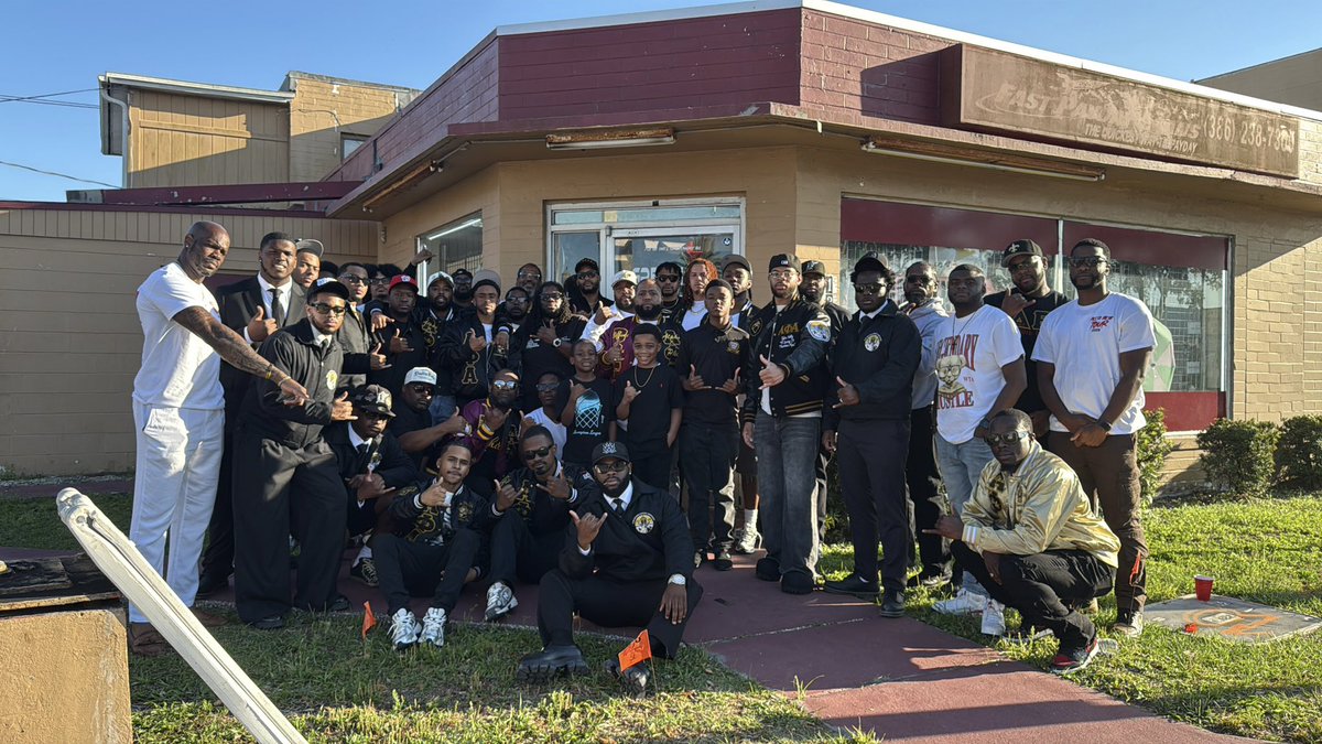 mxvk15's tweet image. Few days late. Happy charter day to my chapter Delta Beta 🤙🏿 #alphaphialpha #ΑΦΑ #daytonabeach #hbcu #thebruhs