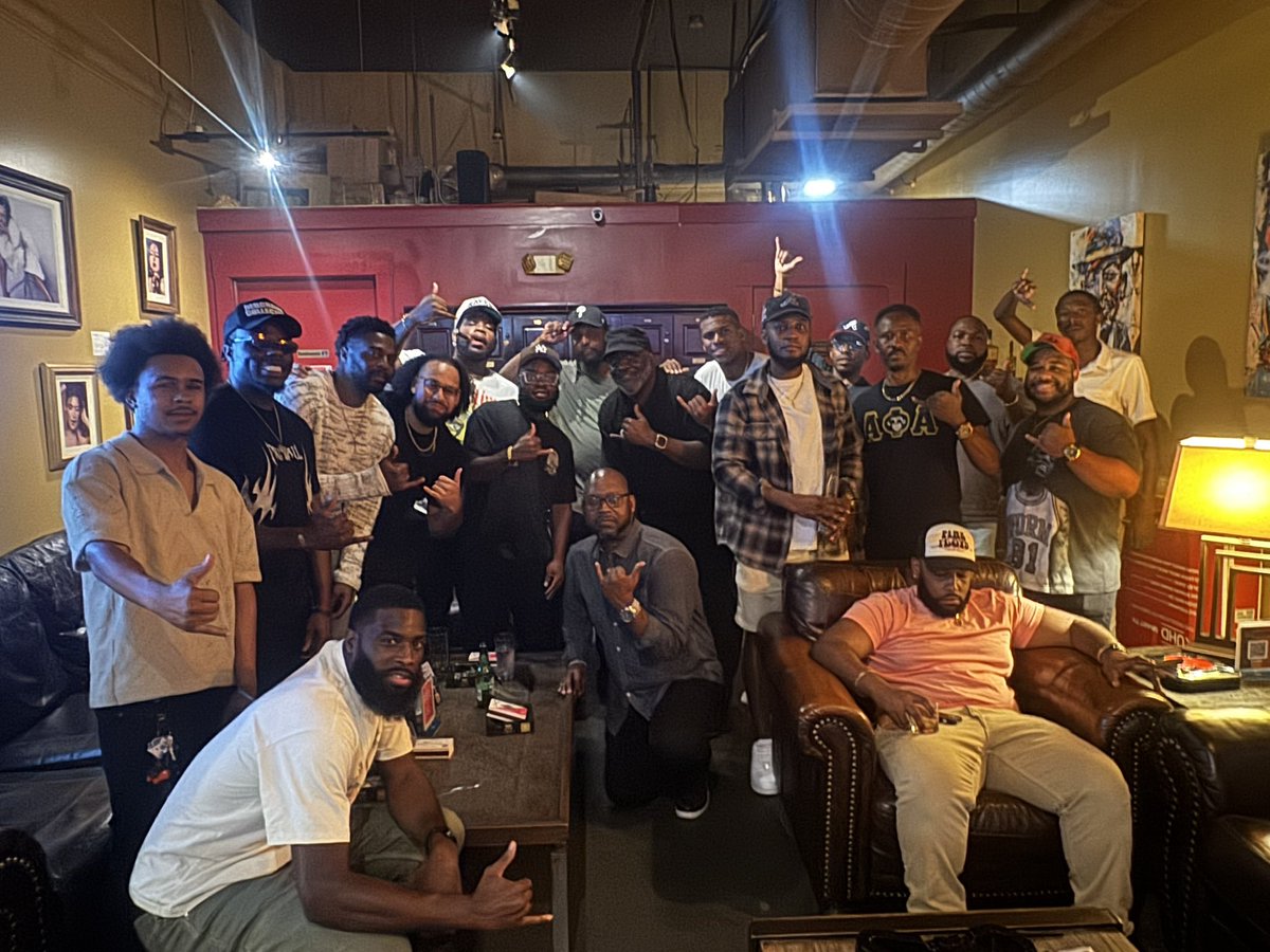 mxvk15's tweet image. Few days late. Happy charter day to my chapter Delta Beta 🤙🏿 #alphaphialpha #ΑΦΑ #daytonabeach #hbcu #thebruhs