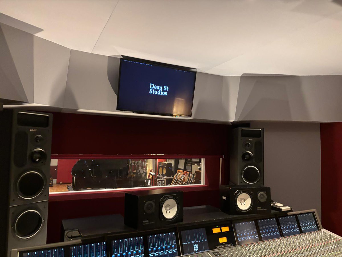 drolgathomas's tweet image. Recently I’ve been back in the studio with my brilliant sound engineers at @deanststudios for a very exciting up &amp;amp; coming project!! 

More info coming soon so keep your eyes peeled…

👀👍🏻🎹🎵🎼🎶

#olgathomascomposer #olgathomas #composer