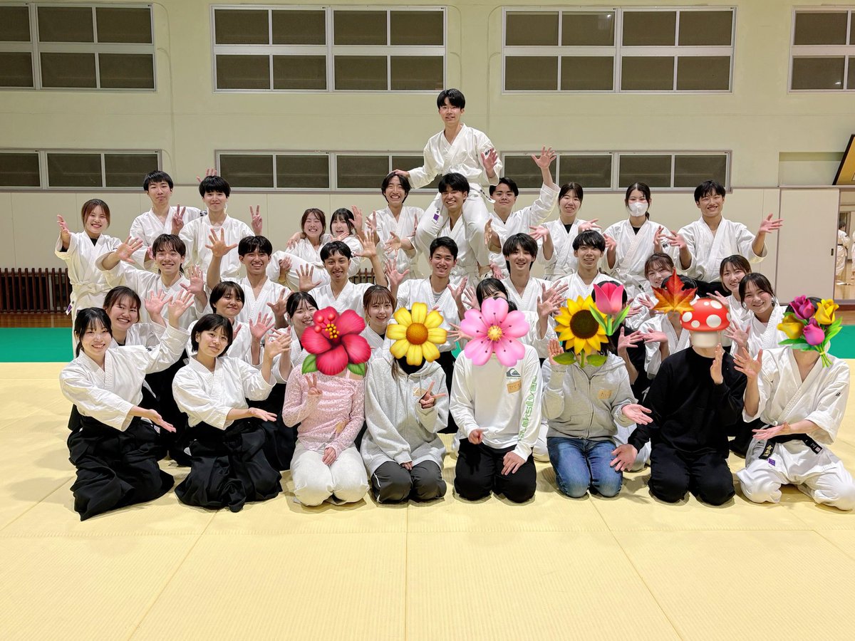 kobeaikido's tweet photo. 今日は4人の新入生が体験に来てくれました！🫶☺️
体験に来てくれるのが2回目の子もいて、体験会後のご飯会も盛り上がりました🥳😆
体験会の最後には副将がかっこいい演武を披露しました✨🥋

新入部員熱烈募集中なので、DMで体験希望を待っています💕
⁡
#合気道 #神戸大学 #春から神大 #神大 https://t.co/HbuVpR0cQm