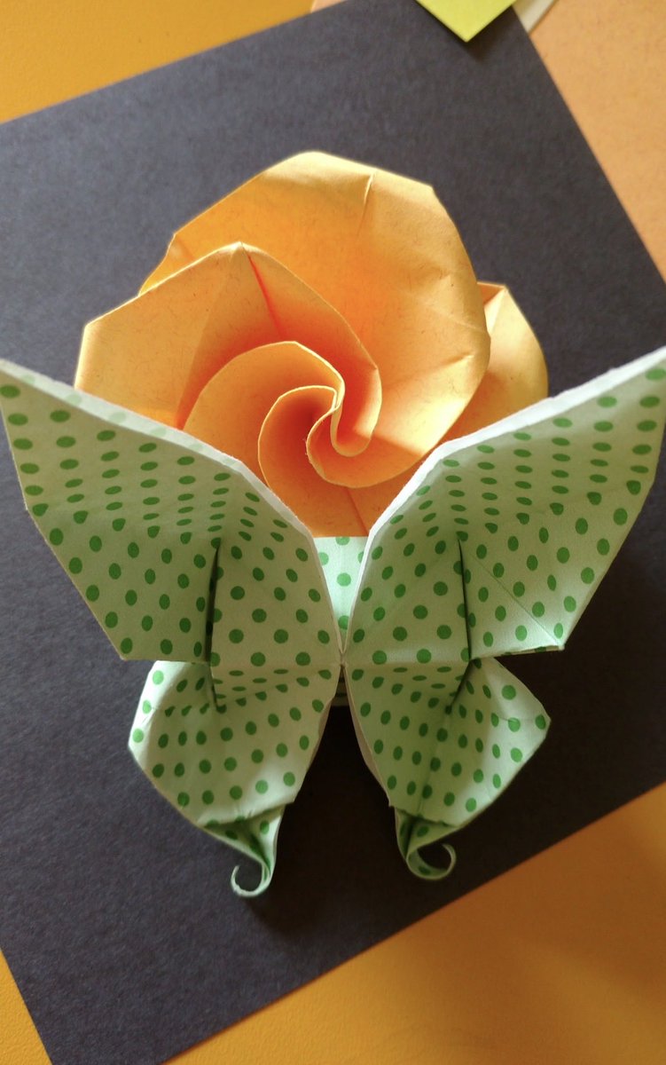 asase_art's tweet image. Flowers on Friday 
#Origami