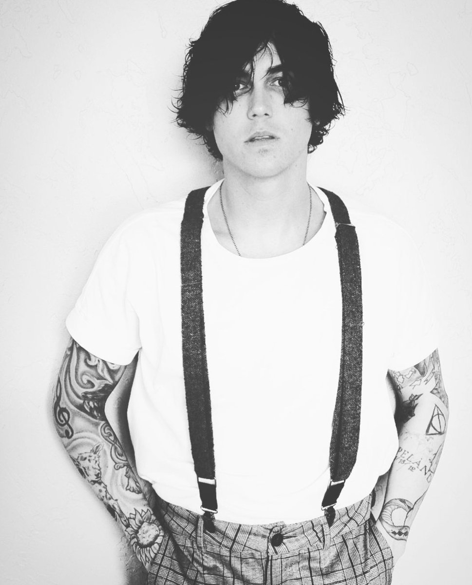 Kellin Quinn (Sleeping With Sirens) was released on this day 40 years ago.