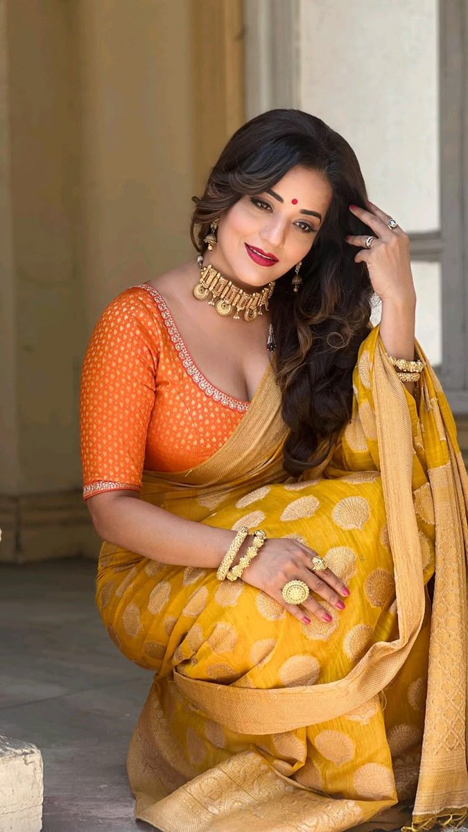 Manshi Singh 🧡 مانسی سنگھ 💚 tweet media