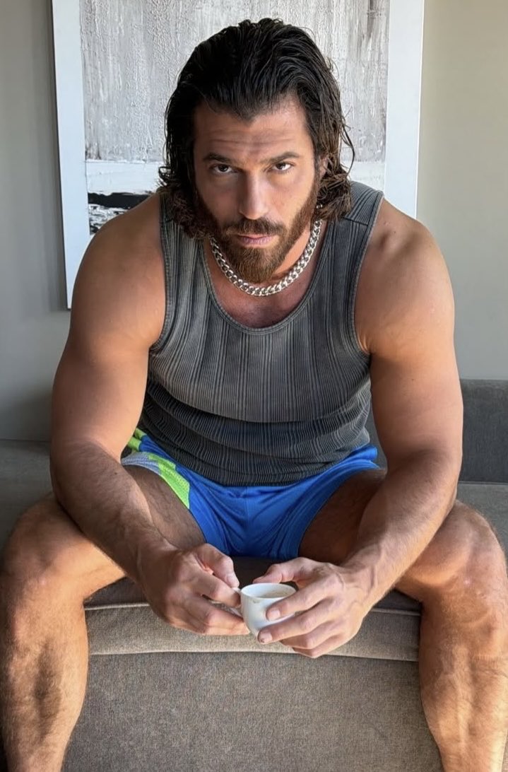 Igs @canyaman 

Arrivato a Palermo 💥
Eccolo già in tenuta caldo palermitano 🥵🔥🌡️

#CanYaman 🌪️