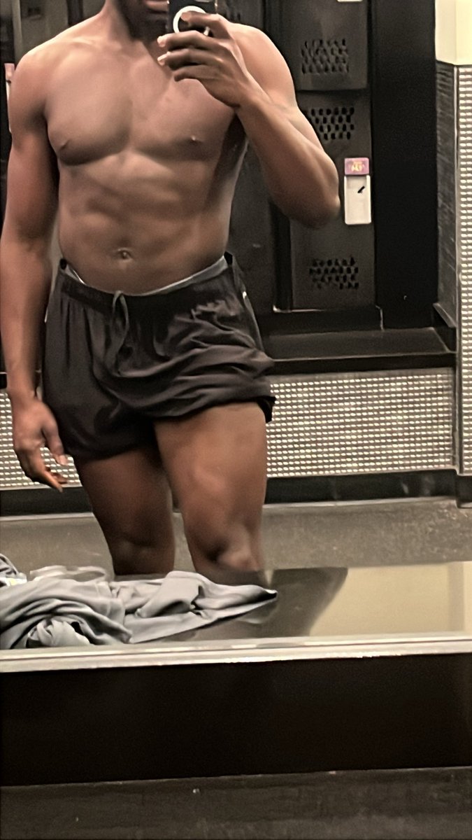 mxvk15's tweet photo. Get in the gym people. #health #exercise #gym #gains #running https://t.co/dfxvxsMh1K