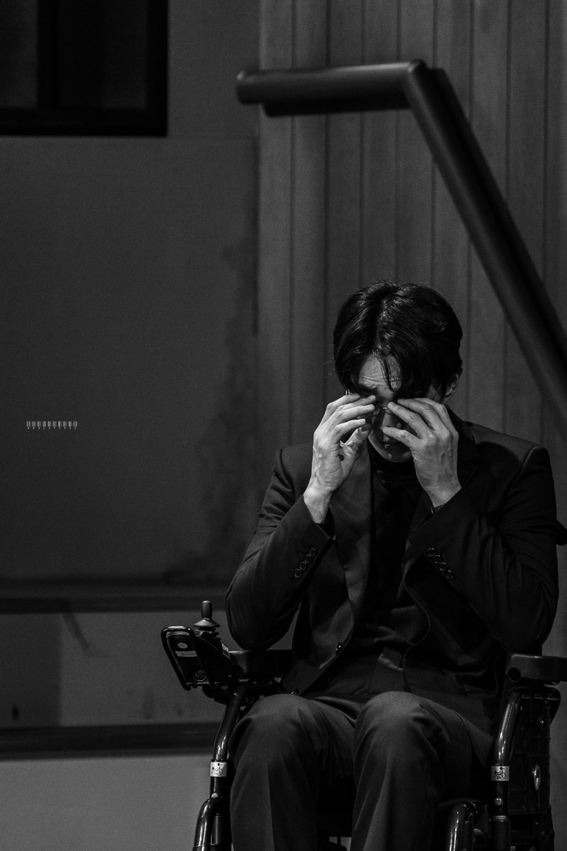 2026. 4. 24. 히스토리 보이즈
커튼콜

어윈 役 | 손유동 배우님

의도한건 아닙니다.