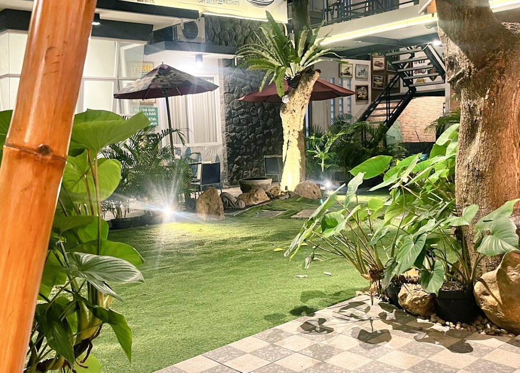 dine𝝑𝑒 k/ia tweet media