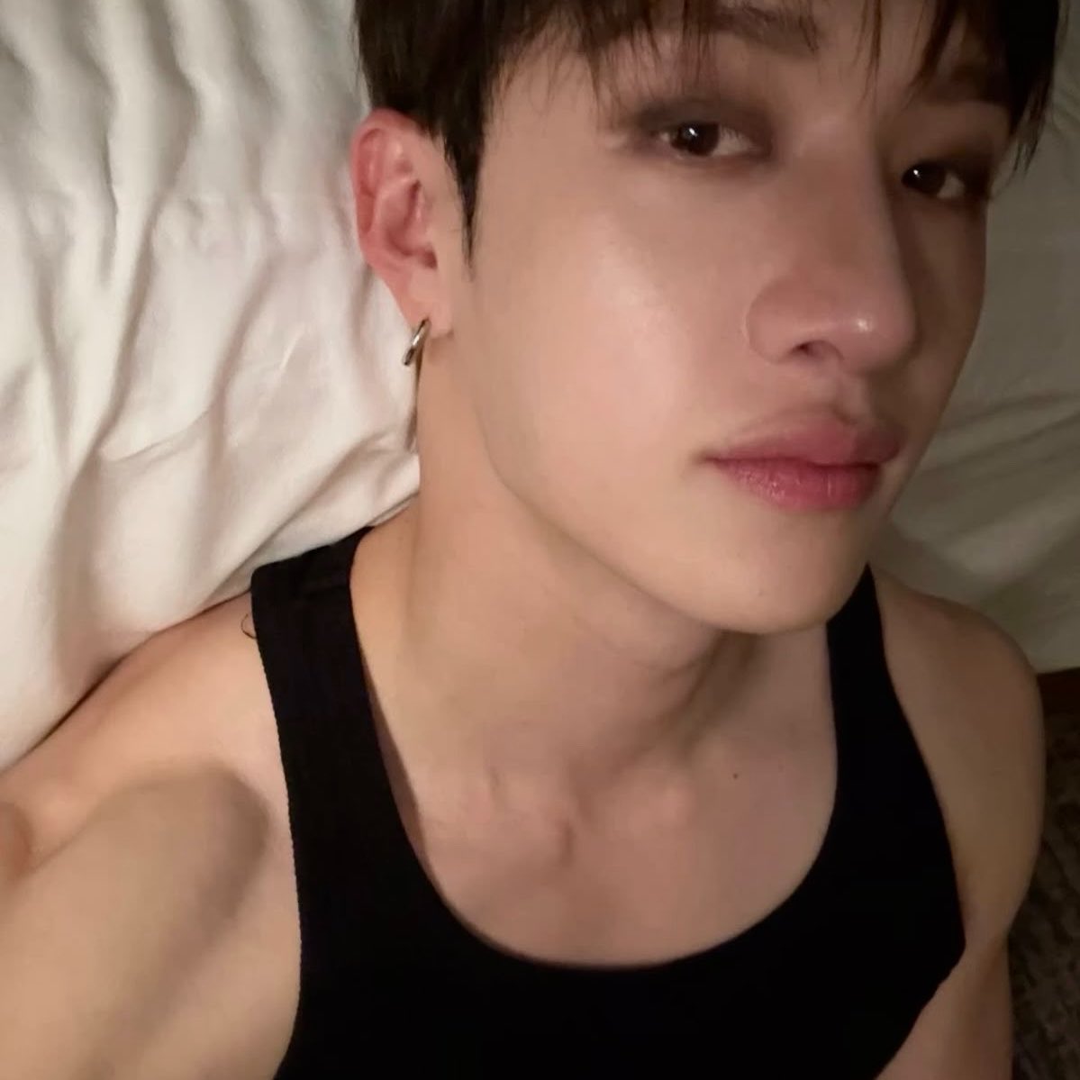 backsdoors's tweet image. bed selfies 🧸

#stayselcaday #ssd #bangchan