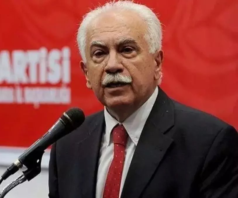 MDRaporlar's tweet photo. Vatan Partisi Genel Başkanı Doğu Perinçek Cumhurbaşkanı adayı olursa,

Kendisine oy verme ihtimalinizi yüzdelik dilimde ve gerekçesiyle birlikte paylaşmanızı rica ederiz. https://t.co/saaJyQUYLA