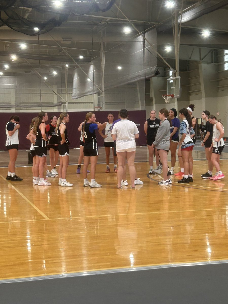norahvetor24's tweet photo. Thank you @TaylorU_WBB and @CoachWiseman_TU for the invite to the recruiting visit! Super grateful for the opportunity &amp; really enjoyed seeing the school &amp; playing with the team!! 🤍💜
@SpiderElite2027 
@Rocket_Dockery 
@coachbeckett 
@PGHIndiana 
@AsherScouting 
@Brian_Haenchen https://t.co/Uo0BPrUyv1