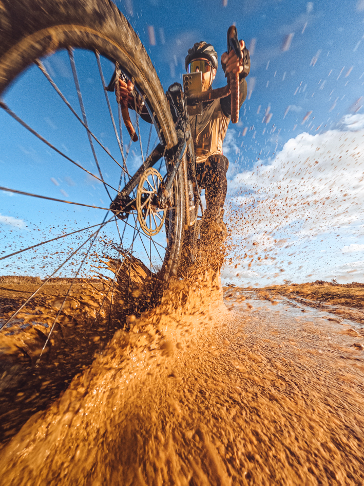 GoPro's tweet image. Photo Dump Friday: #GoProBike season is upon us, are you ready? 🚲

🚲 GoPro Family member Rodrigo Vicente
🚲 Adrian Soldado
🚲 Chris Bell
🚲 GoPro Athlete Domi Ohaco

#GoPro #MTB #MountainBiking #Bike