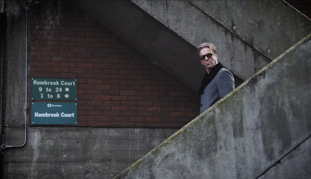 GingersnapDamo's tweet image. Ladies and Gentlemen, I give you Bobby Axelrod in a Damian Lewis music video. I repeat, Bobby Axelrod has entered the chat. Total vibes. damian-lewis.com/2026/04/24/628… #DamianLewis #DamianLewisMusic #King #BobbyAxelrod #Billions