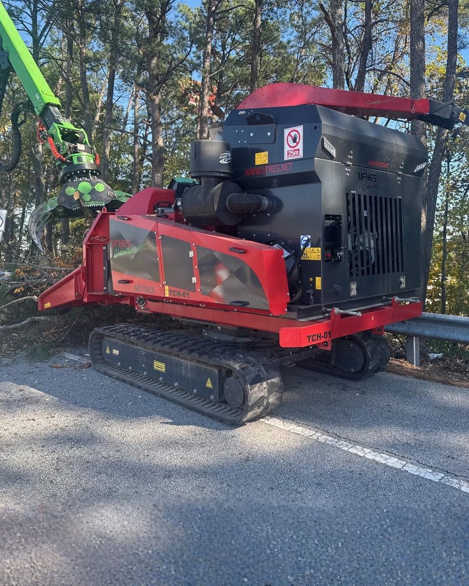 ForestryTrader's tweet image. -𝟐𝟎𝟐𝟓 𝐔𝐟𝐤𝐞𝐬 𝐆𝐫𝐞𝐞𝐧𝐭𝐞𝐜 𝟗𝟒𝟐-
Check it out  → ow.ly/lJTC50YMUm8
This is a rare find in the market, in fact it's the only 942 from 2025 being sold in the US right now!

✅350 HP
🕜102 hours
✨like brand new 

#OutdoorPower #HeavyMachinery #RareFind