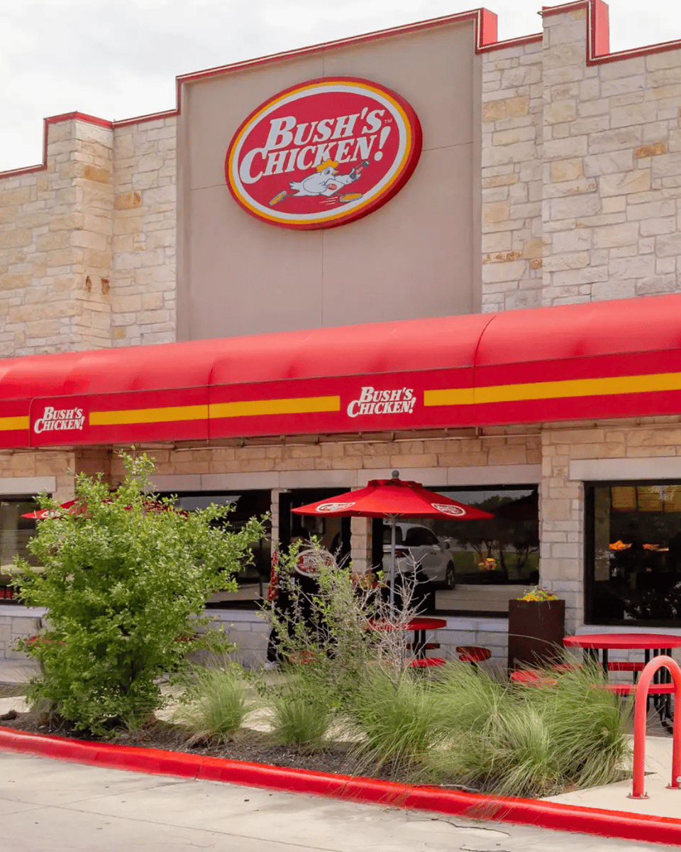 BushsChickenATX's tweet image. Happy Hour is here! 🍹

Stop by from 2–5 PM for refreshing drinks and snacks.

Don't miss out!

#BushsChicken #AustinEats #HappyHour #OrderOnline #TexasFavorites